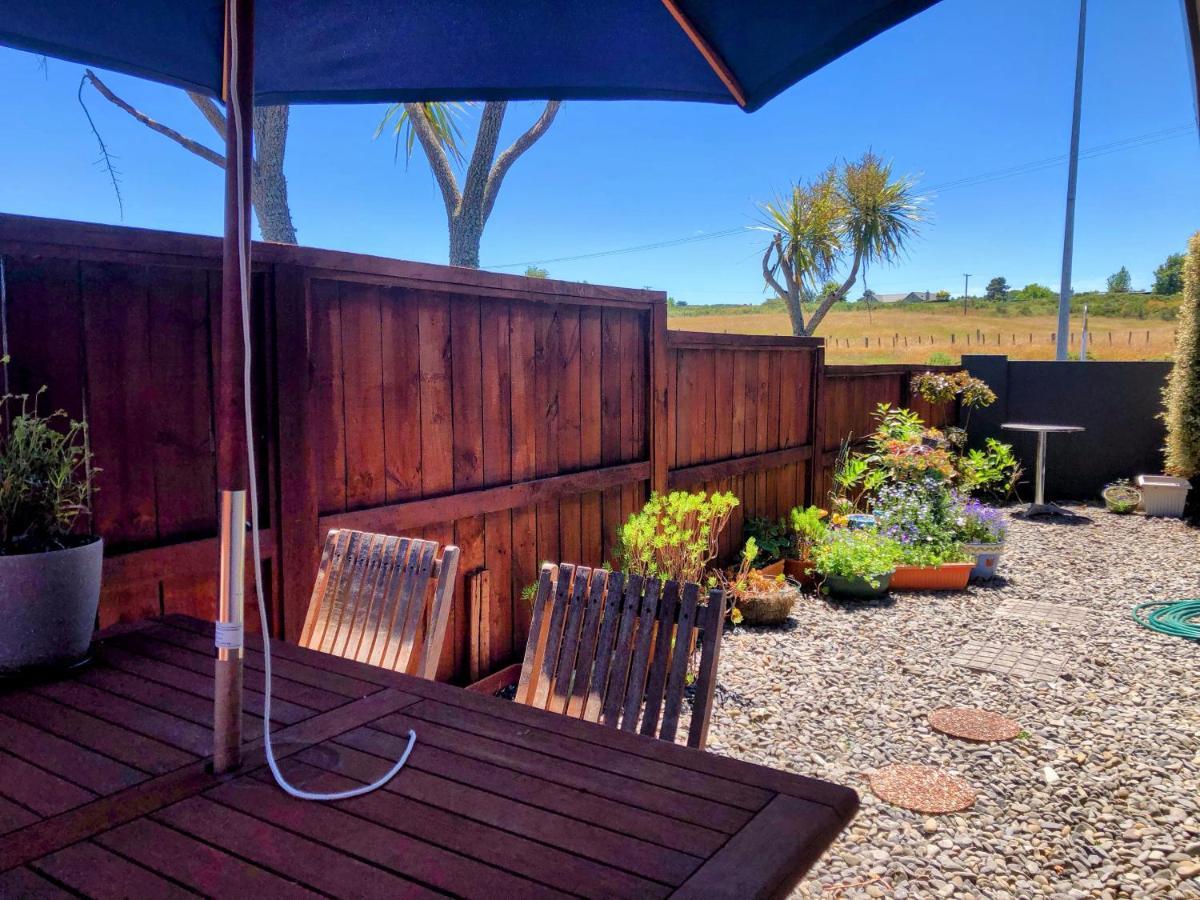 Almost Country Lago Lago Taupo Exterior foto